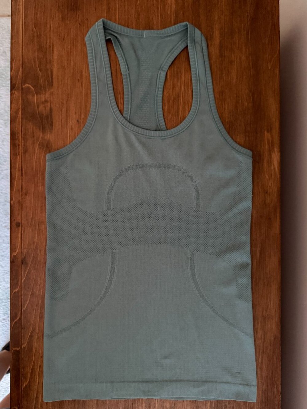 Lululemon Swiftly Tech Racerback Tank Top 2.0 Sage Green Size 4 Athletic Gym